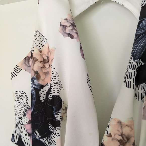 White Floral Romper - Picture 5 of 10